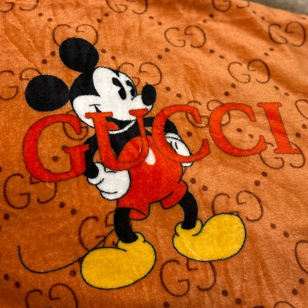 Blanket with Mickey Mouse Design